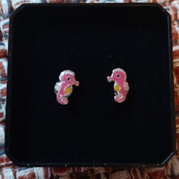 New SEAHORSE 925 Sterling Silver Marked Post Earrings New - Picture 1 of 3
